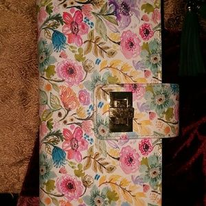 Nicole wallet n cange wallet